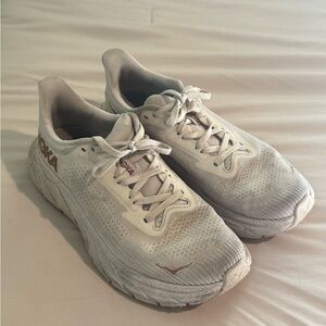 Hoka Women's Arahi Running Shoes